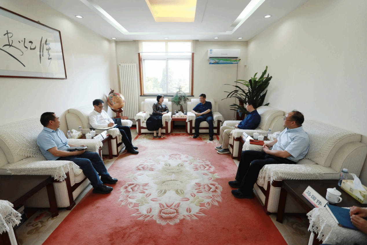 西昌學院院長白潔一行來校調研